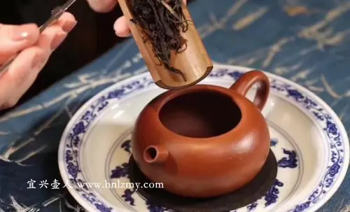 110毫升紫砂壶泡茶