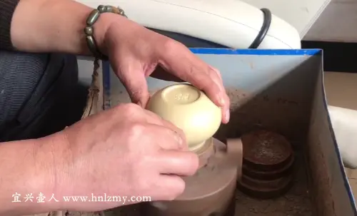 紫砂壶整口泥浆痕迹怎么去除干净？5个方法轻松解决烦恼