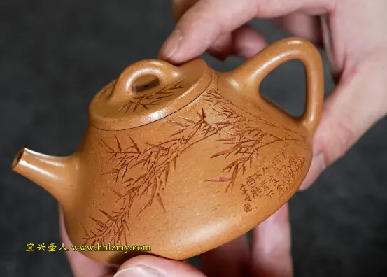 紫砂壶带刻绘好看还是不带刻绘的好