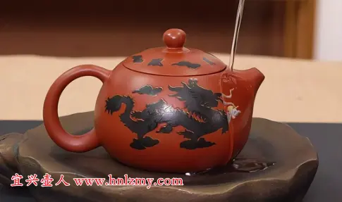 紫砂壶变色是加入了变色材料