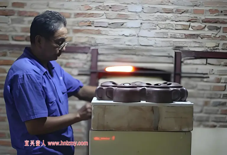 烧制紫砂壶现场