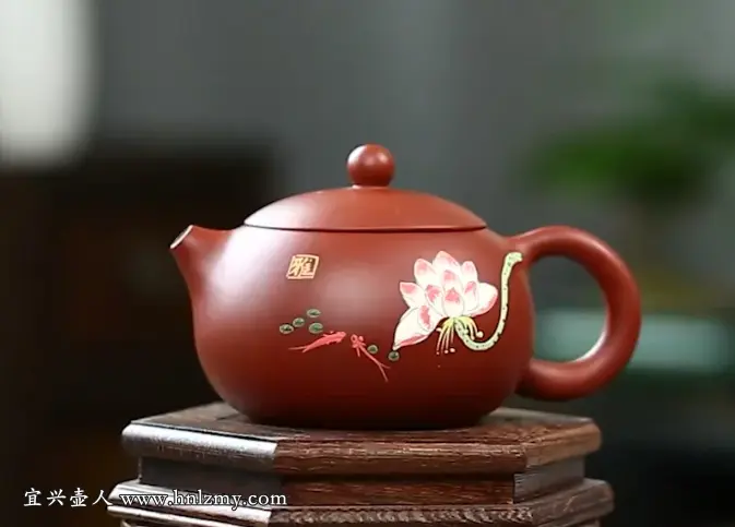 带装饰的西施壶