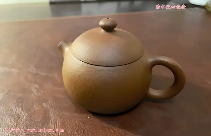 一把清水泥西施壶
