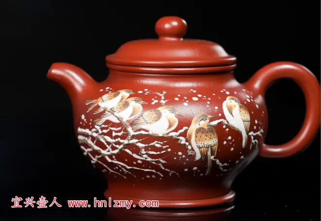 红色的紫砂壶