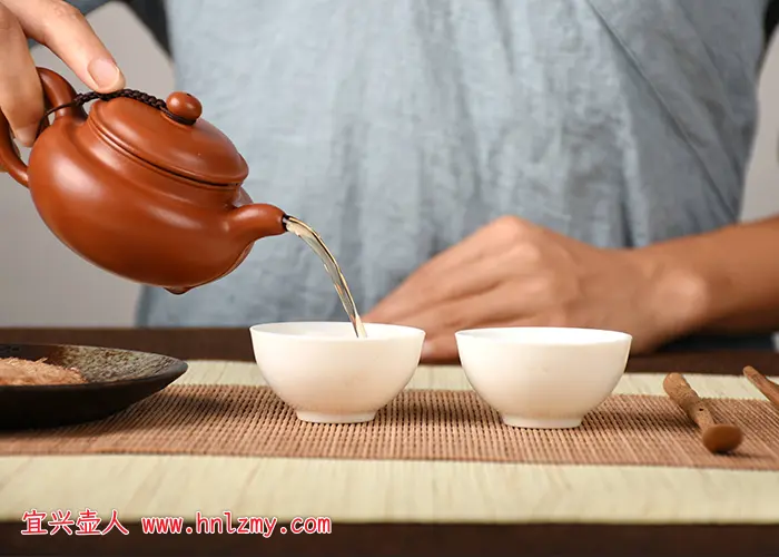 紫砂壶喝茶用什么杯子好