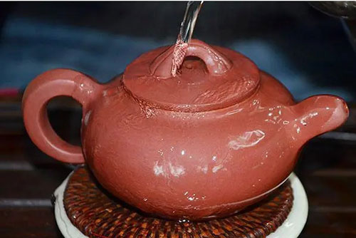 泡茶前热水淋紫砂壶后用擦干吗