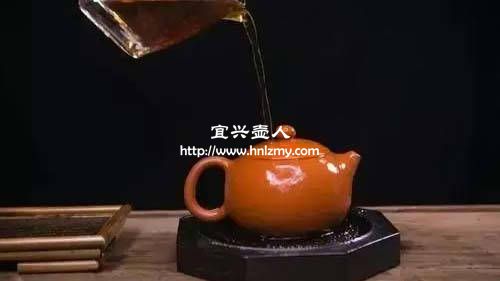 水煮紫砂壶会把玻璃水煮出来吗