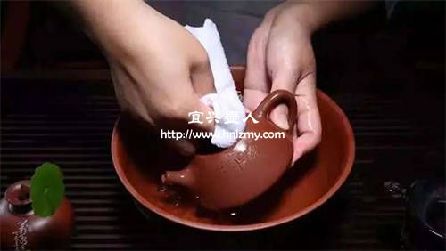 紫砂壶开壶一定要彻底清洗干净