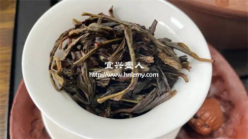 风凰单丛茶用什么泥料紫砂壶冲泡好