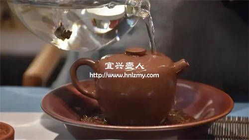 紫砂壶是用白开水浇还是用茶汤浇