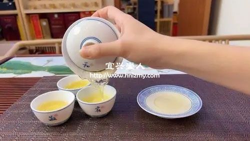 紫砂壶泡茶和盖碗泡茶有什么区别