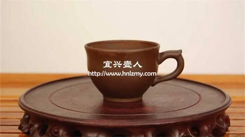 紫砂茶杯喝完茶后有白色的东西