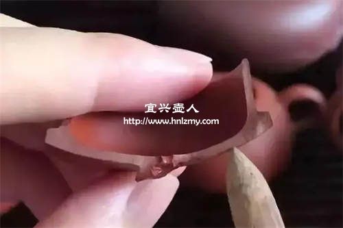 万博体育3.0手机版磕破皮里面是白色对吗