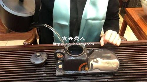 去除紫砂壶新壶土腥味的方法