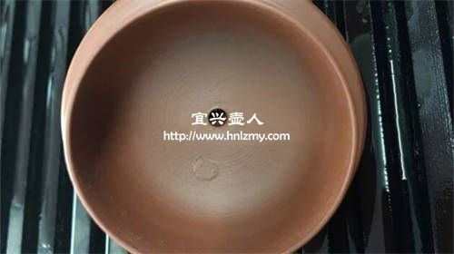 手工紫砂壶盖内有一圈纹路