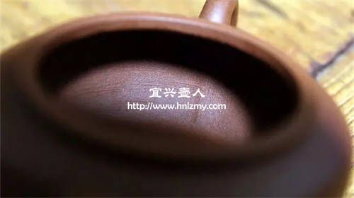 紫砂壶壶壁残留的泥凳纹