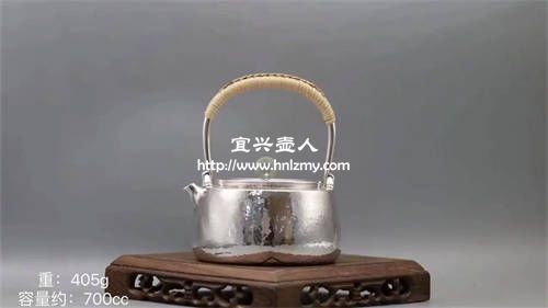 一把银壶