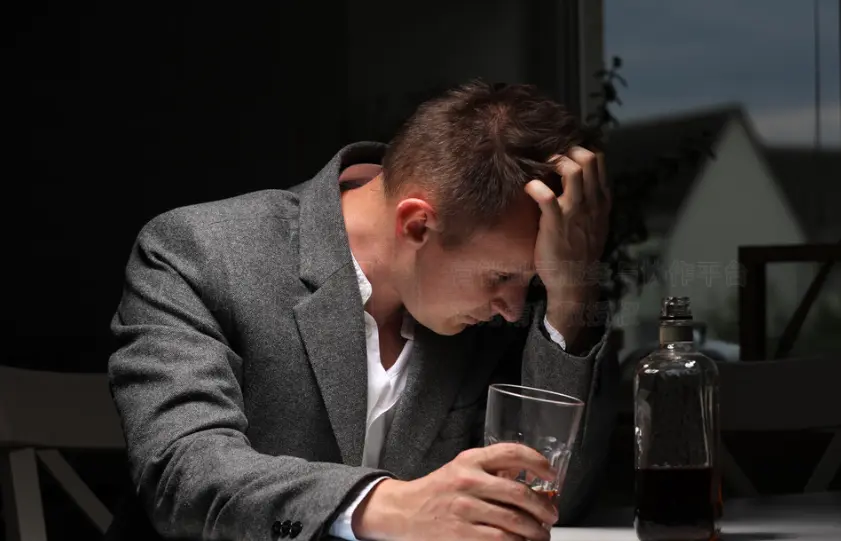 同样是酒精，为何好酒下肚头不疼，劣质酒却让人头疼欲裂？