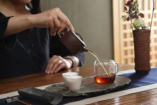 普洱生茶和白茶可以用同一个紫砂壶泡吗 
