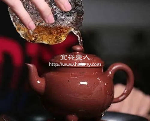 茶汤浇淋紫砂不要用