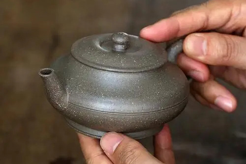 深色青灰泥紫砂壶用来喝什么茶好3