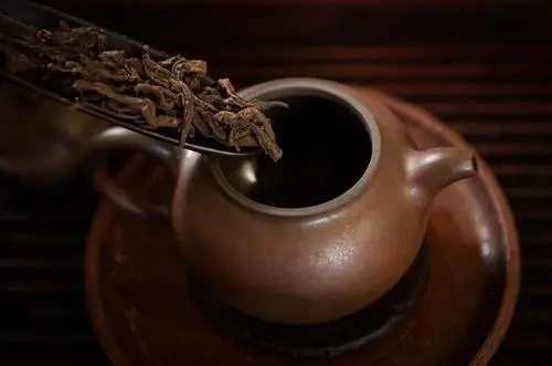 不同的人投放茶叶的量是不同的