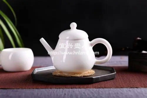 紫砂茶具和陶瓷茶具哪个好
