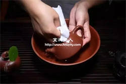 紫砂壶茶垢最佳清洗方法