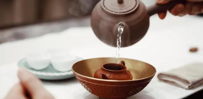 好的紫砂壶泡出来的茶叶是什么味道？